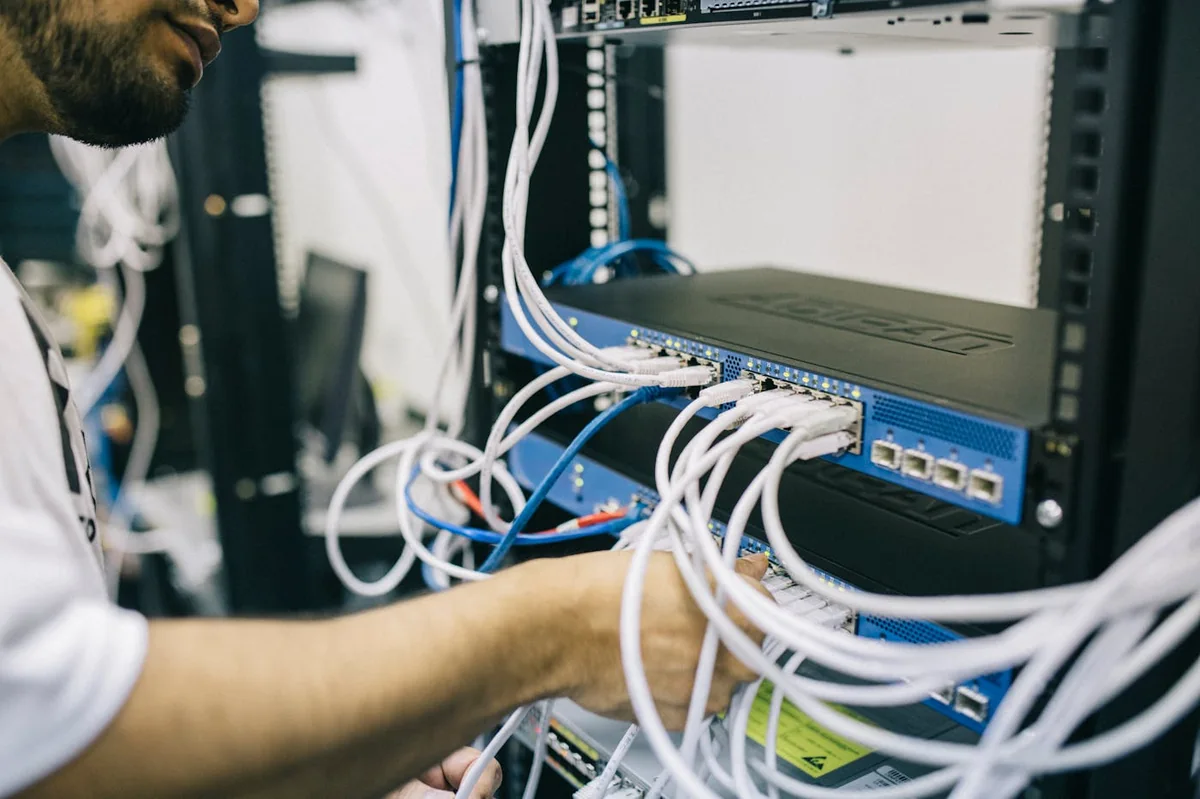 Ethernet cabling for dual-stack connectivity